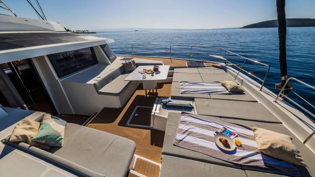 Yacht exterior image