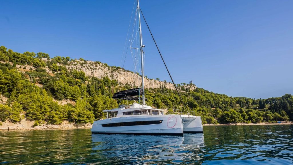 Yacht exterior image