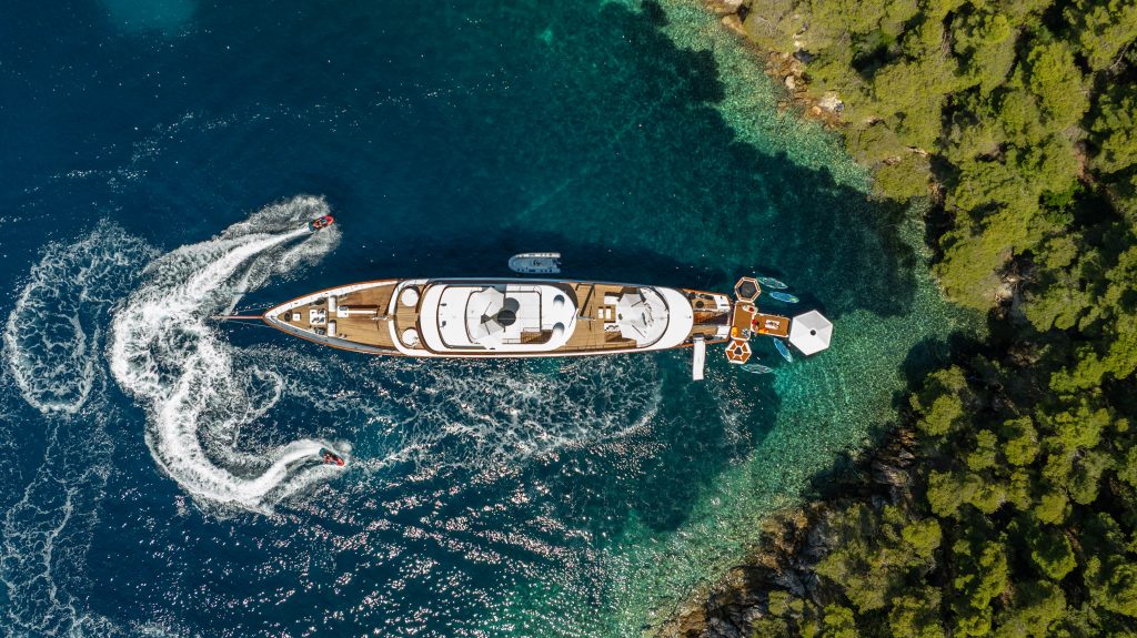 Yacht exterior image