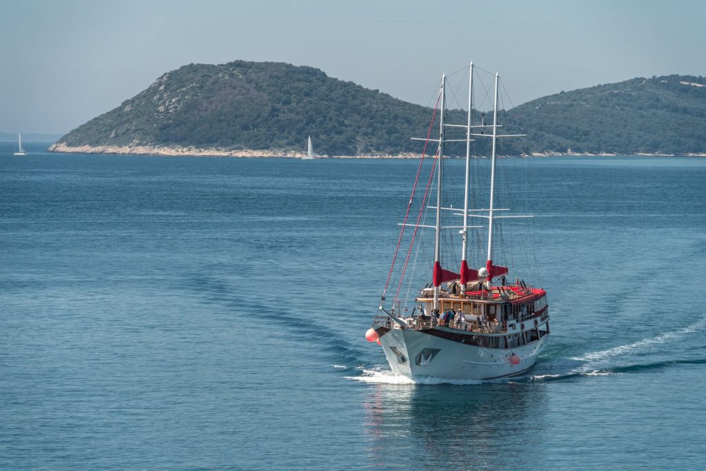 Yacht exterior image