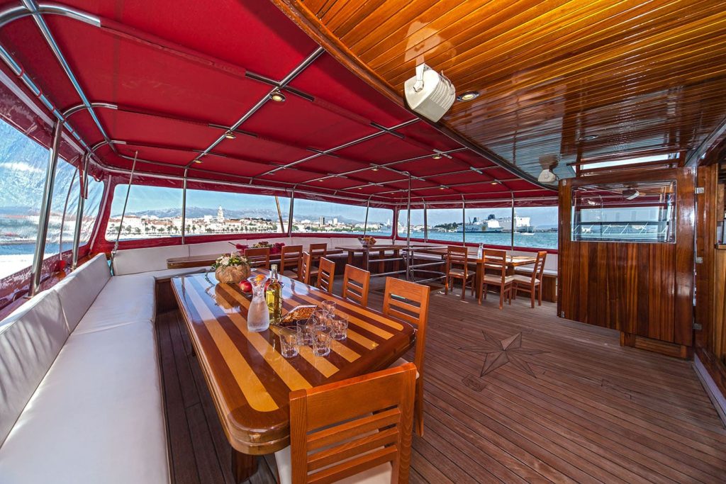 Yacht exterior image