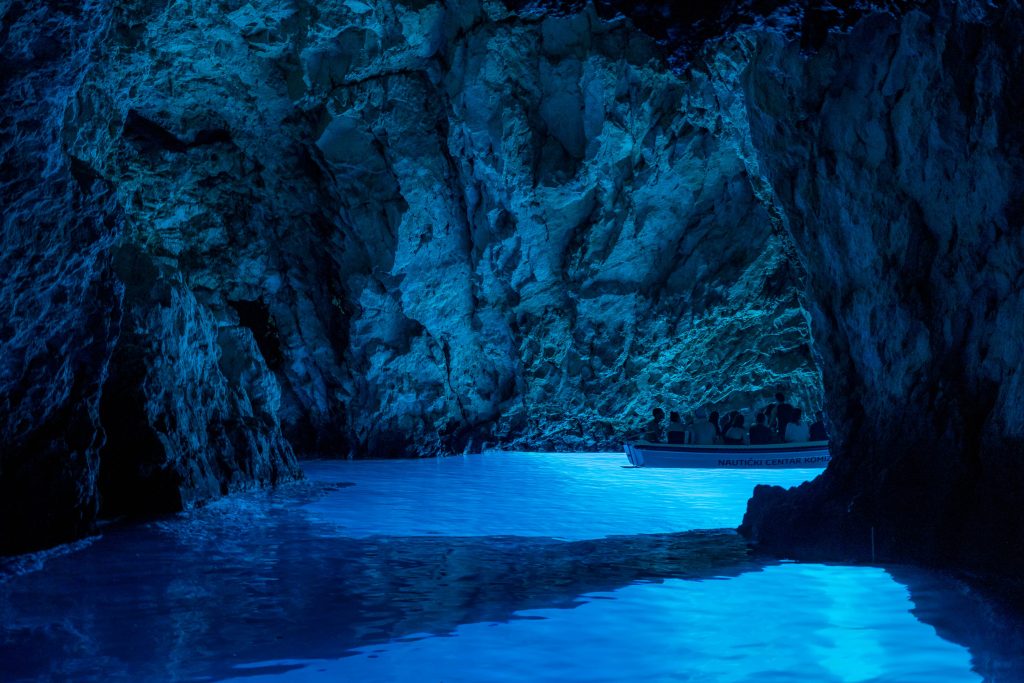 Blue Cave, Vis
