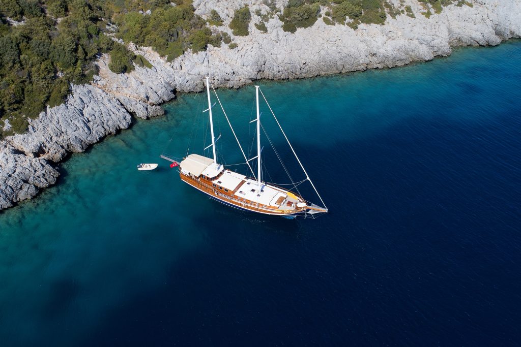 Yacht exterior image