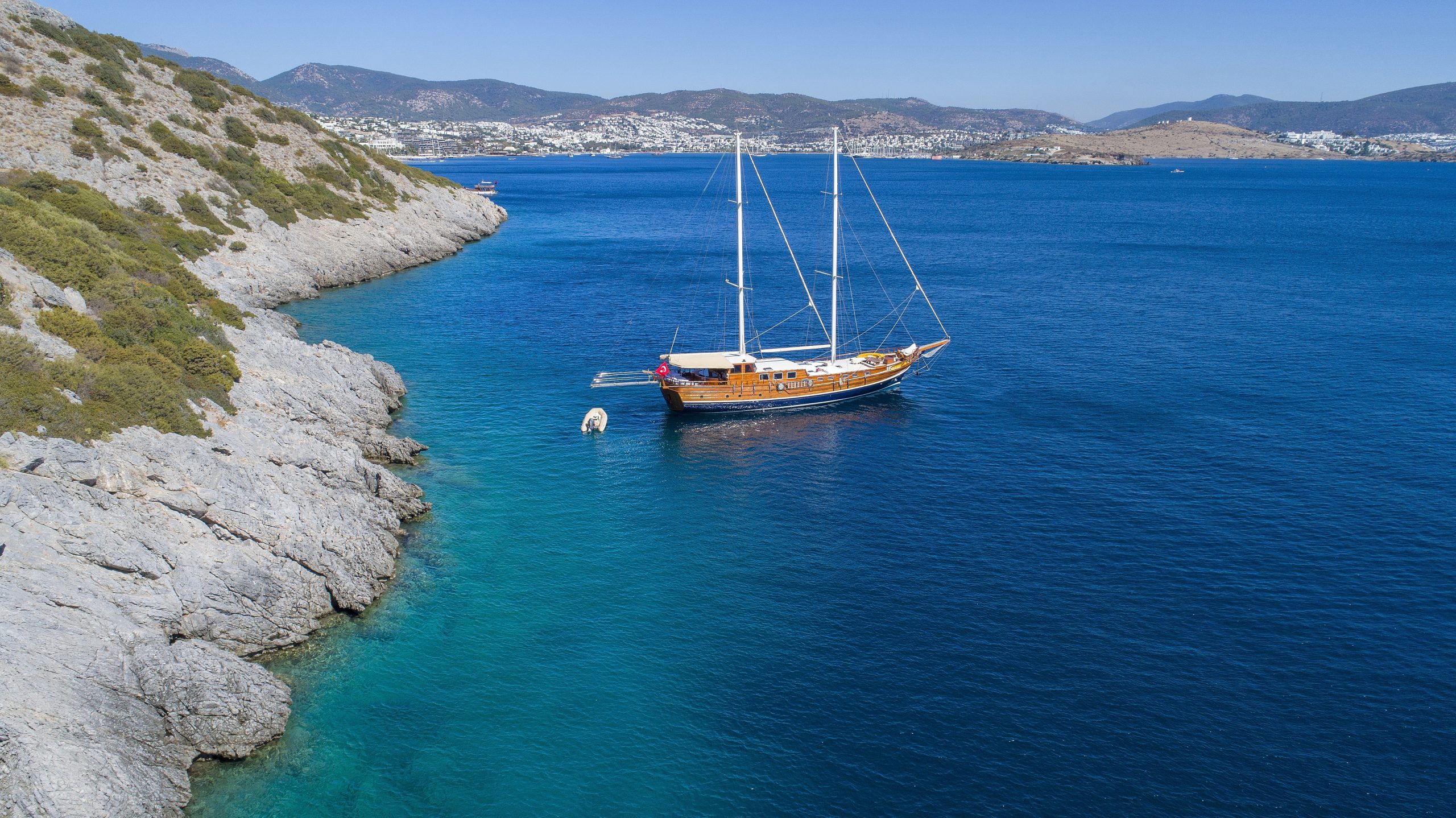 Yacht exterior image