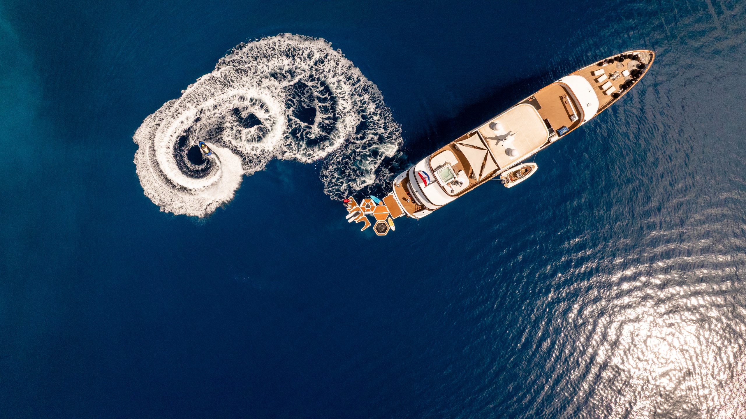 Yacht exterior image