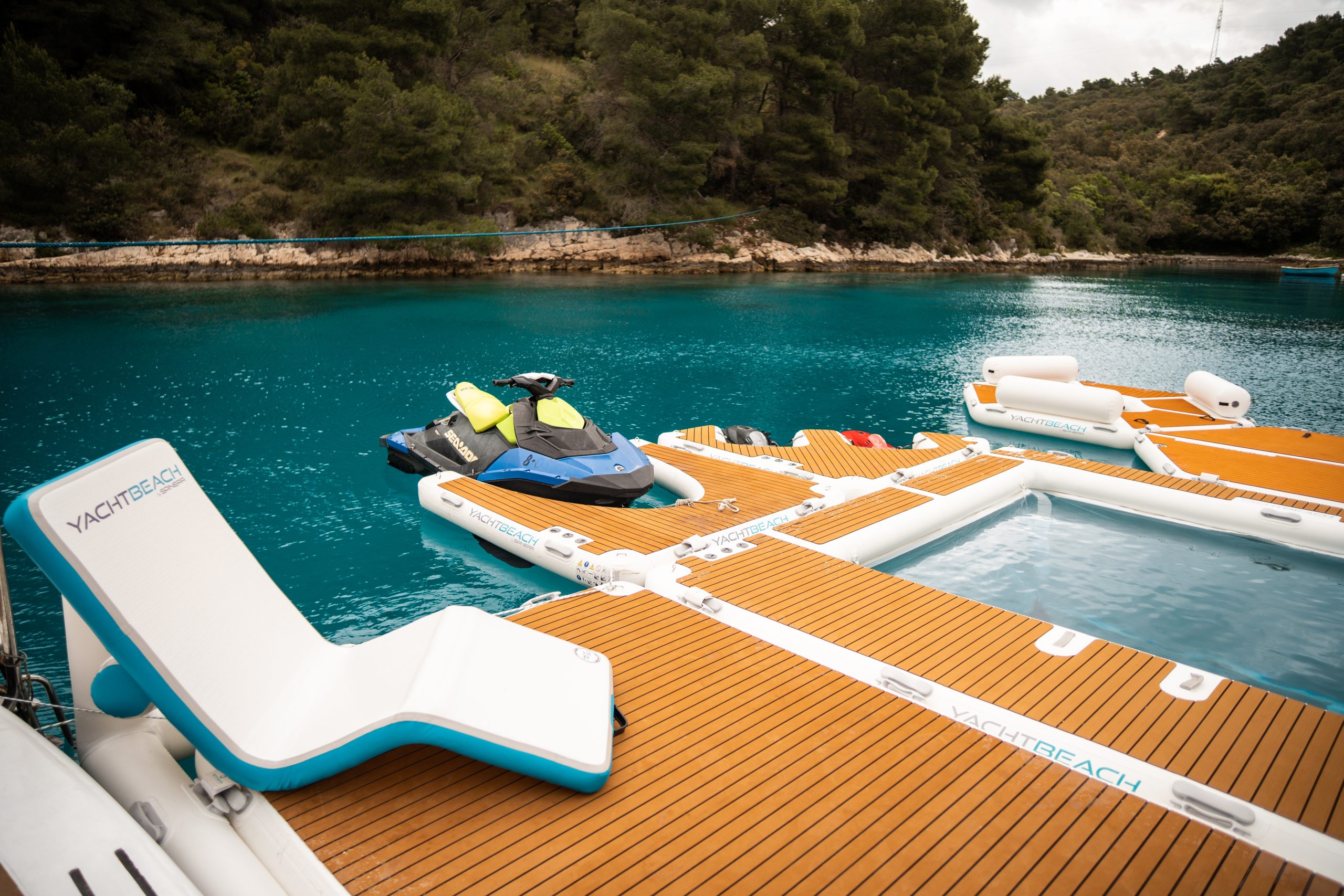 Yacht exterior image