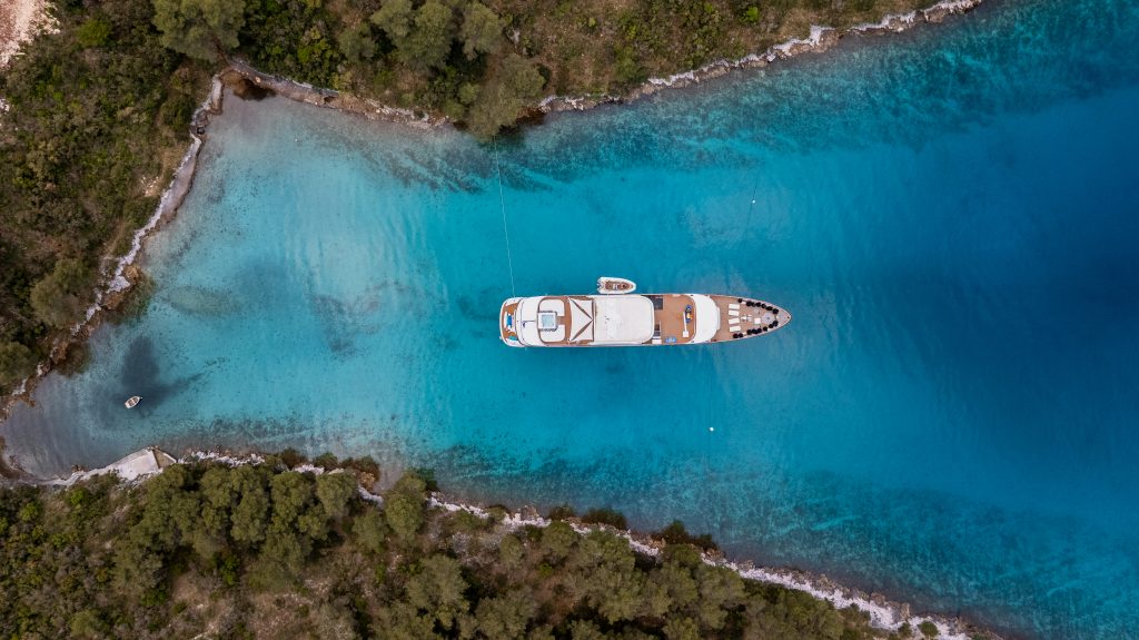 Yacht exterior image