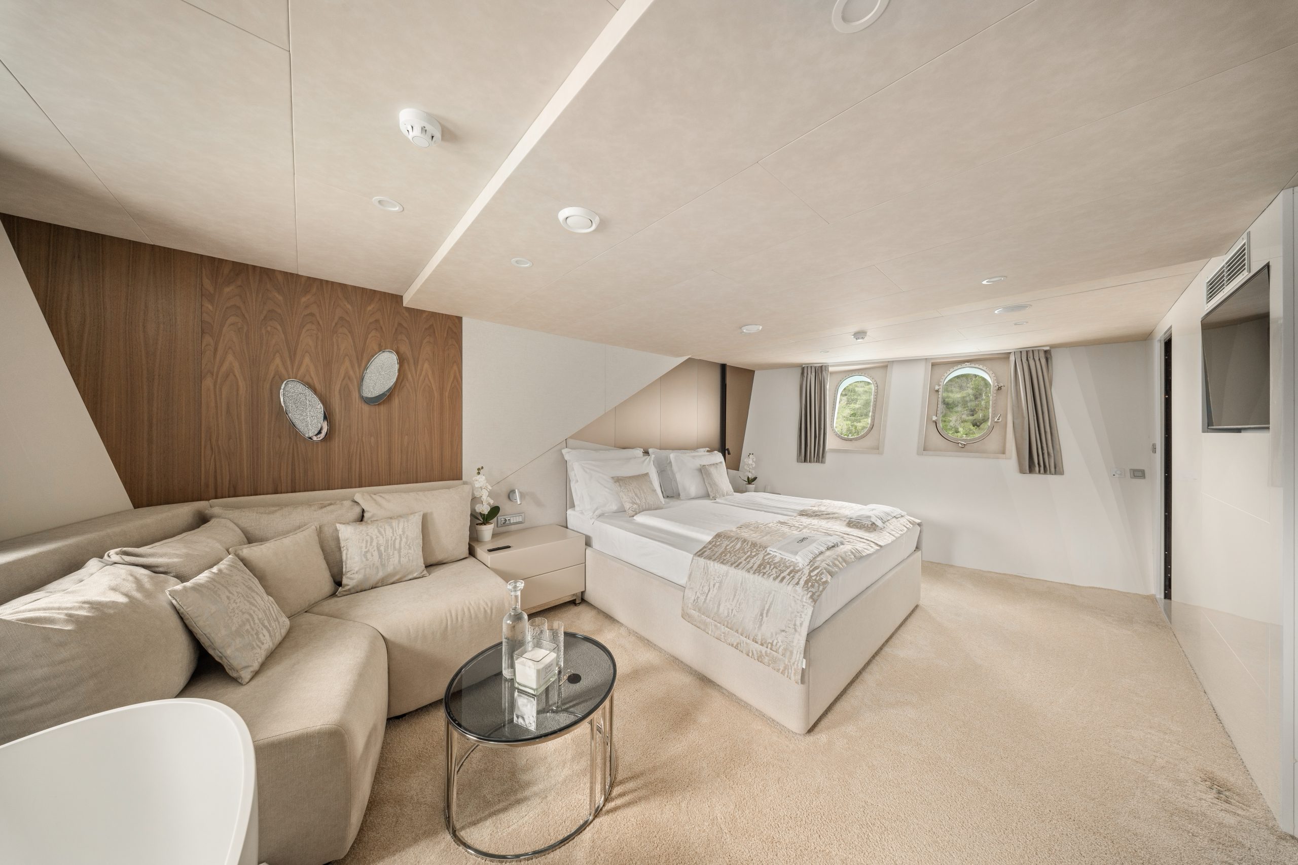 Yacht interior image