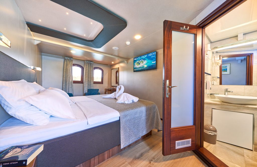 Yacht interior image