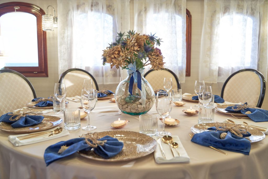 Yacht interior image