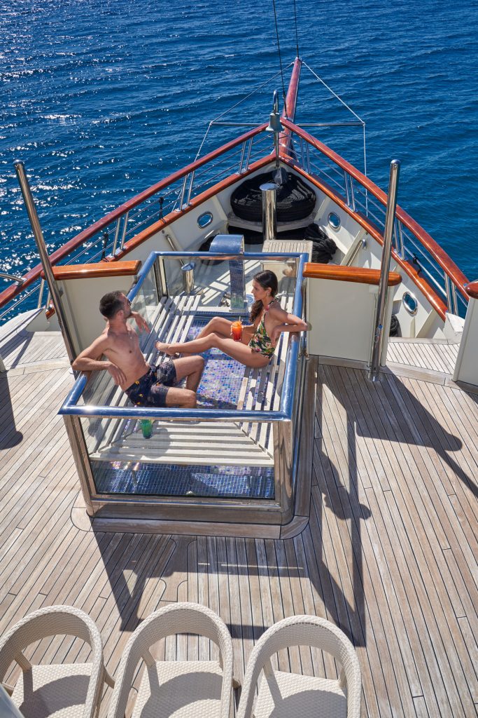 Yacht exterior image