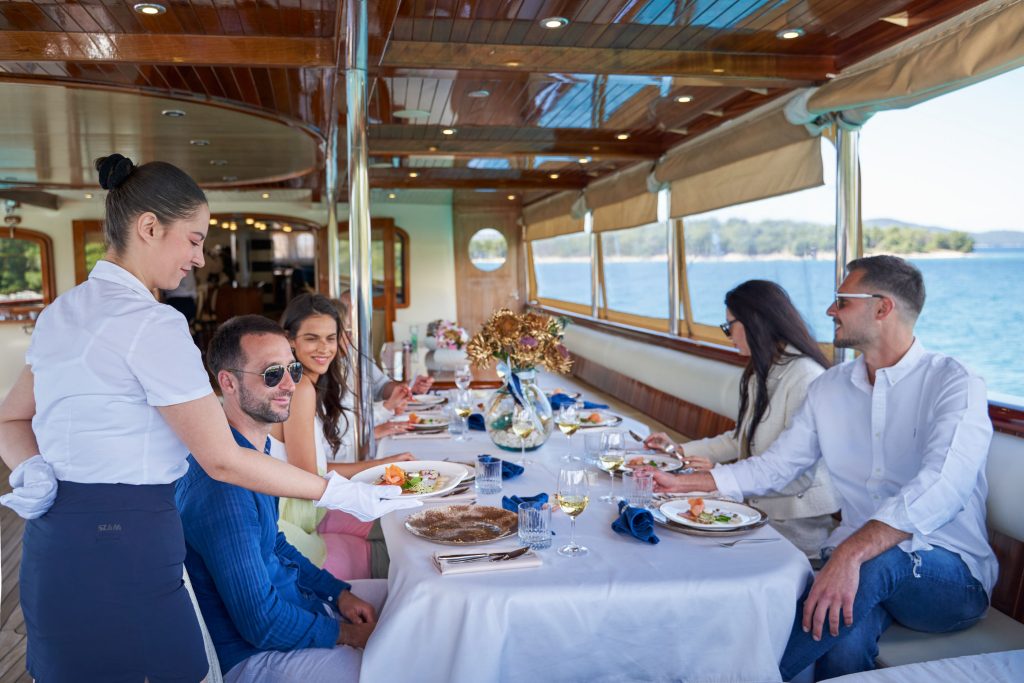 Yacht exterior image