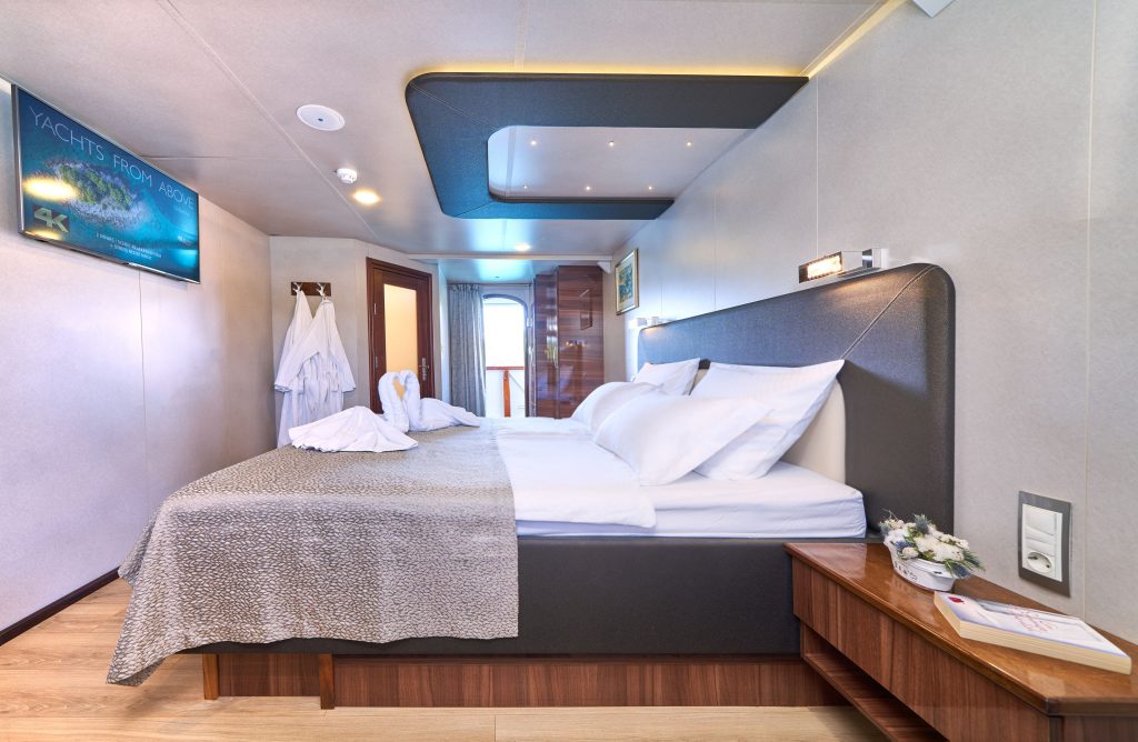 Yacht interior image