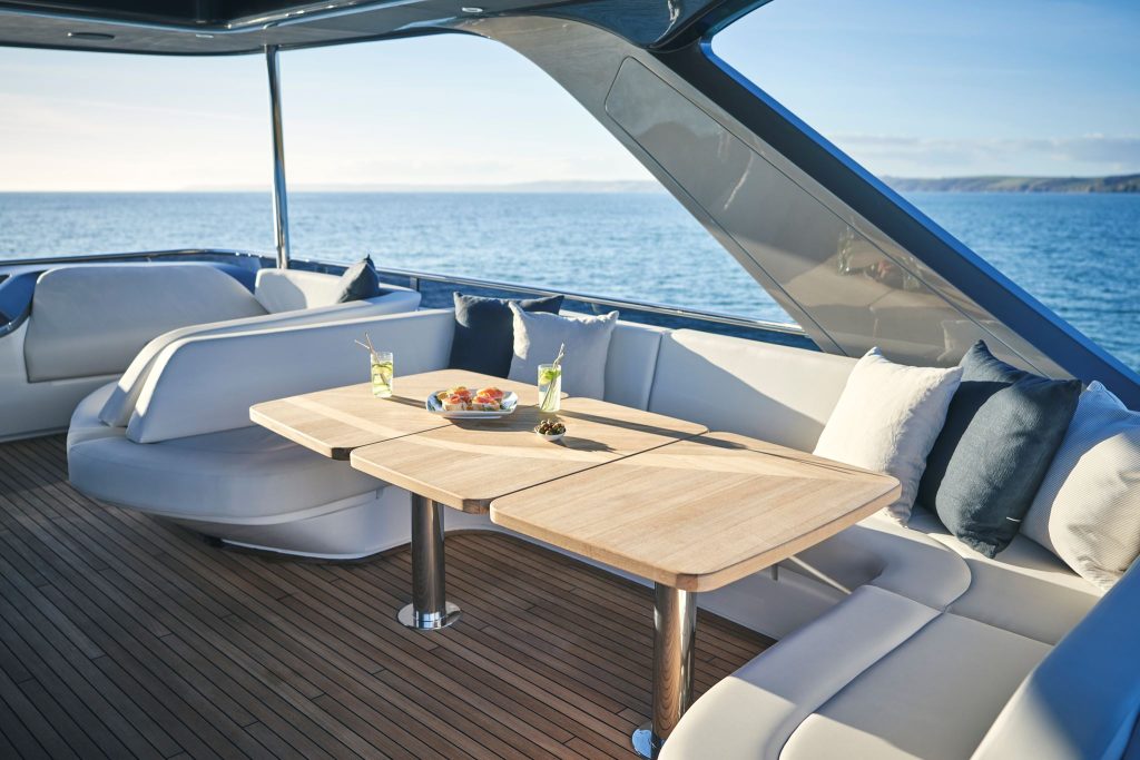 Yacht exterior image