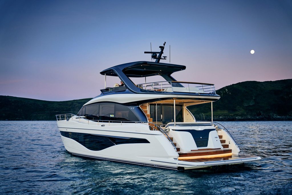 Yacht exterior image