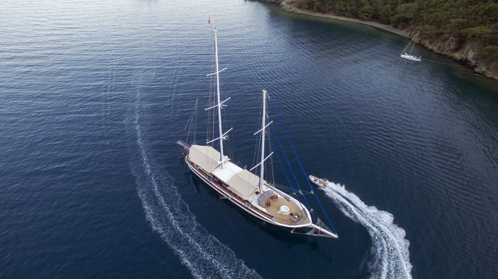 Yacht exterior image