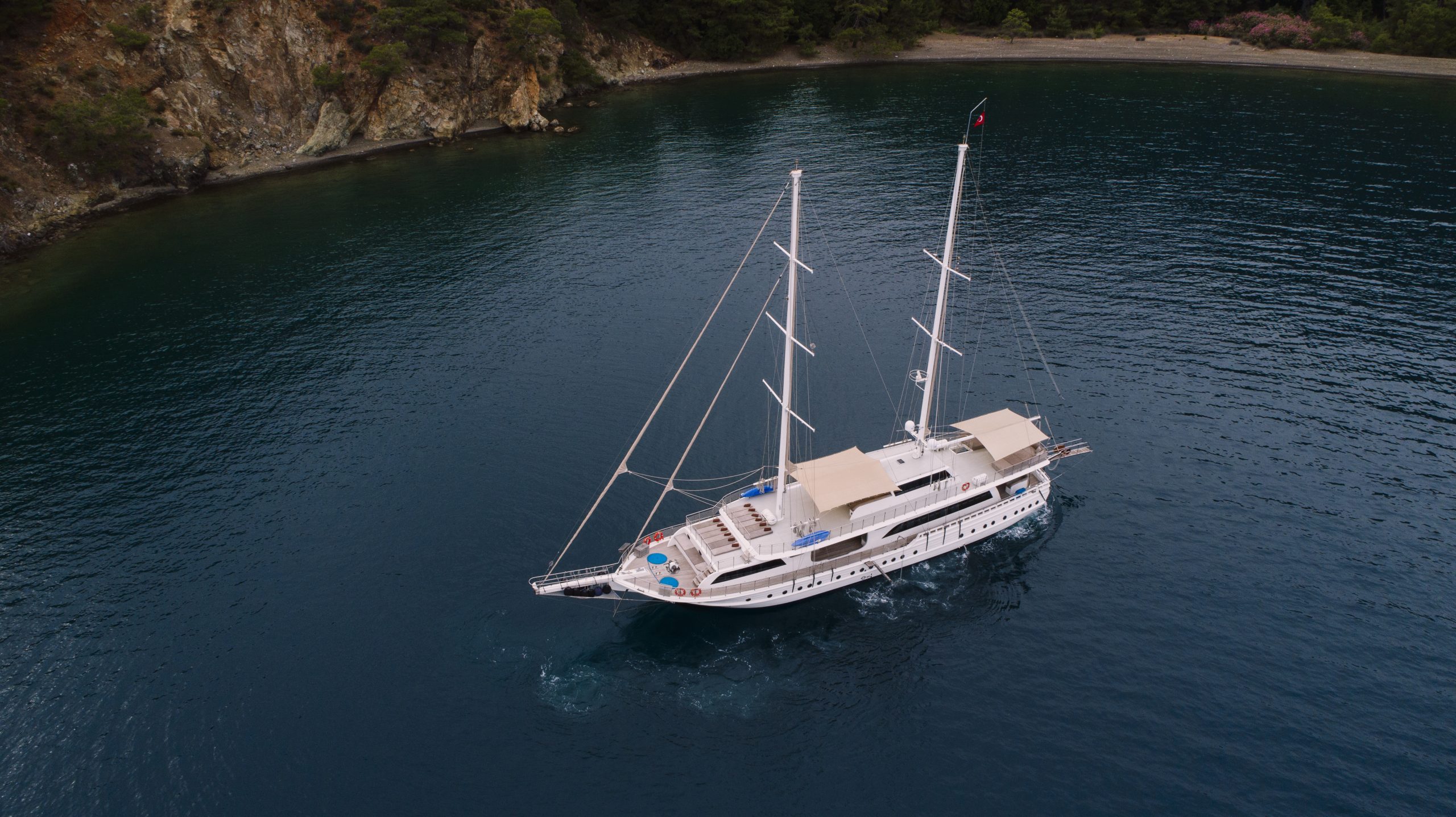 Yacht exterior image