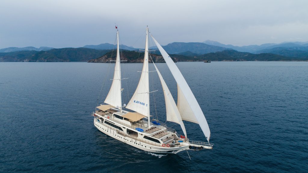 Yacht exterior image