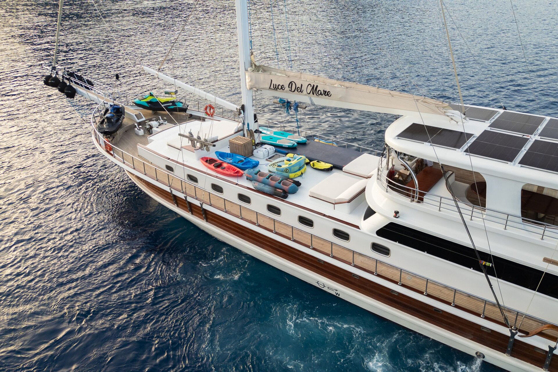 Yacht exterior image