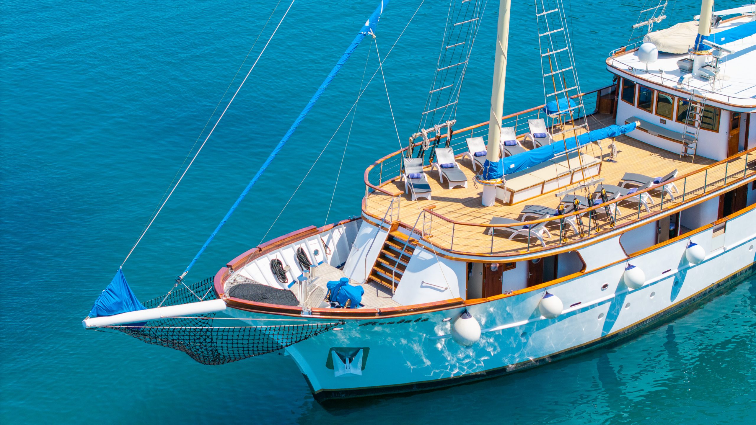 Yacht exterior image