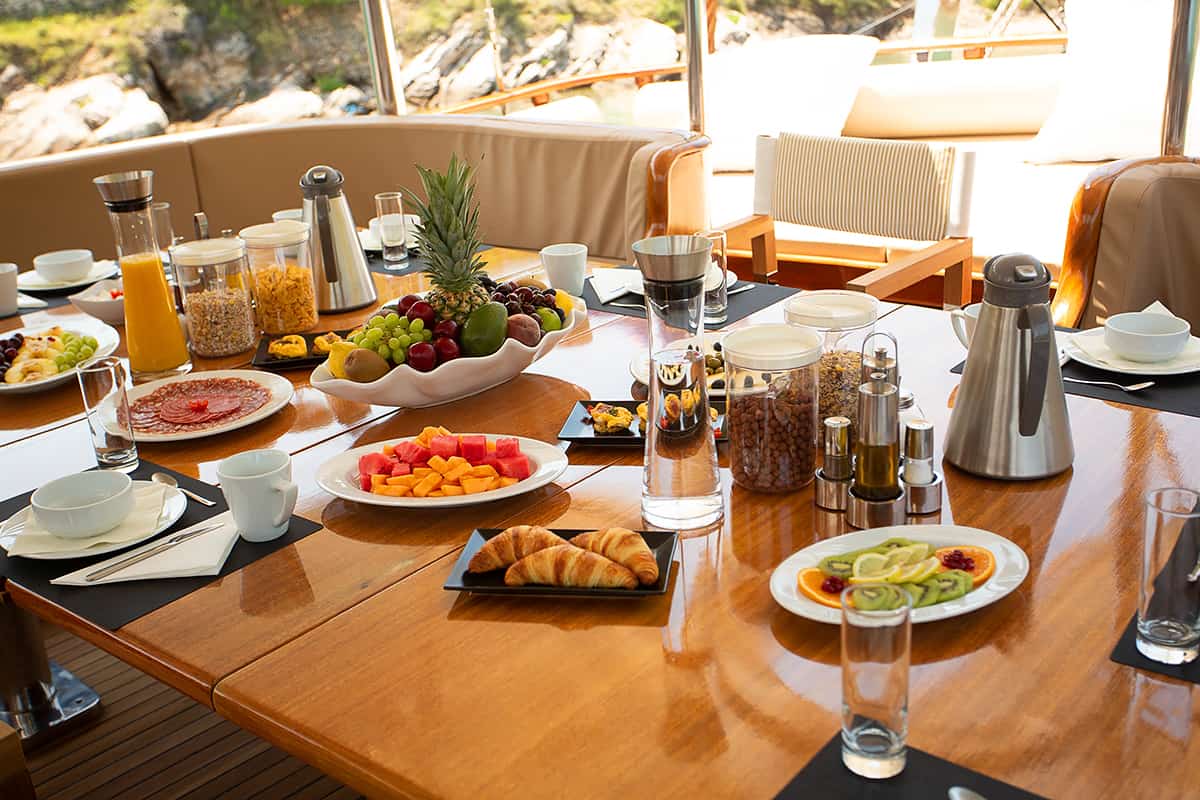 Yacht exterior image