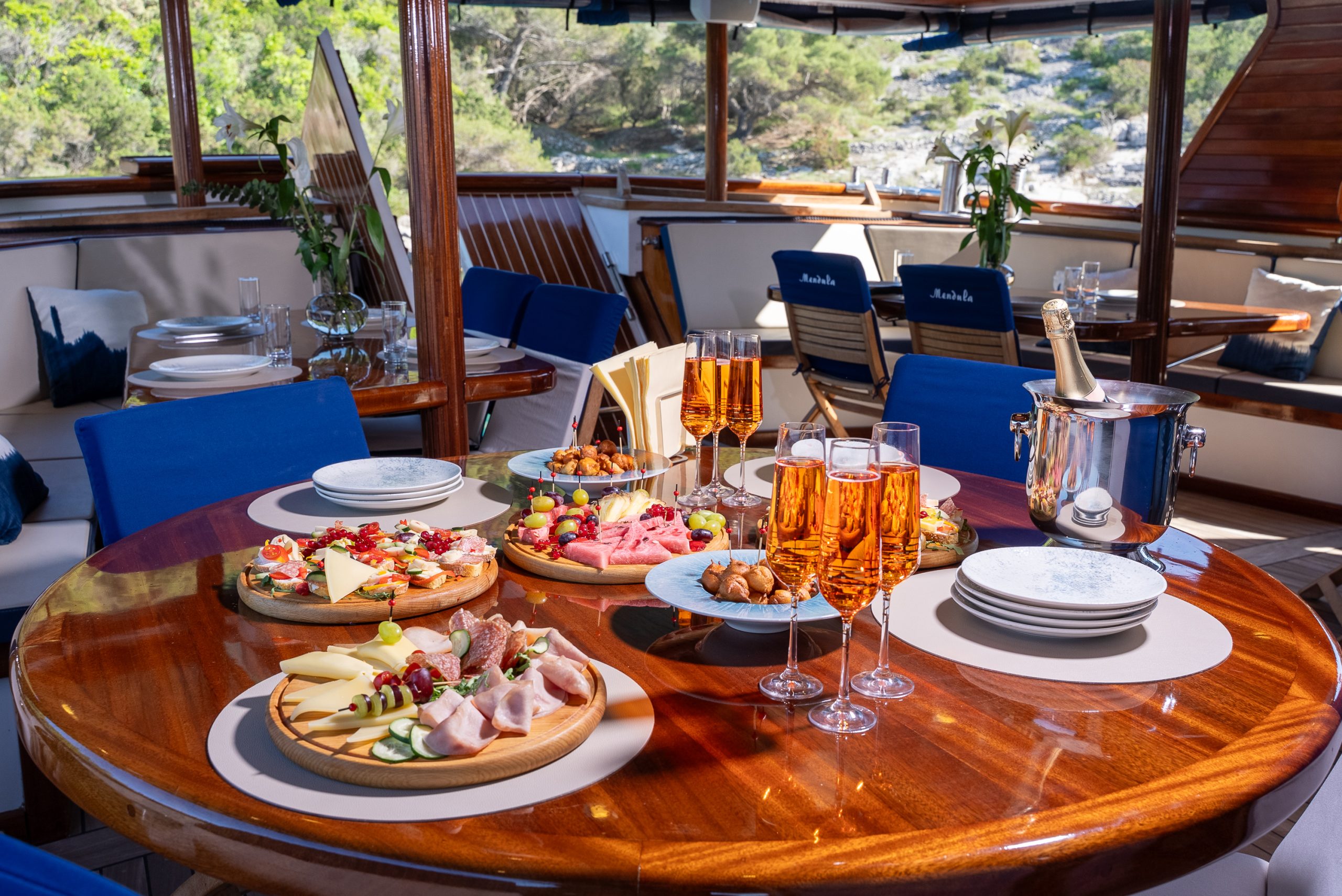 Yacht exterior image