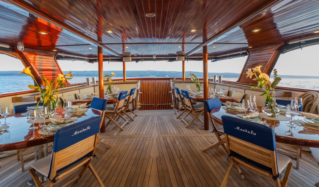 Yacht exterior image