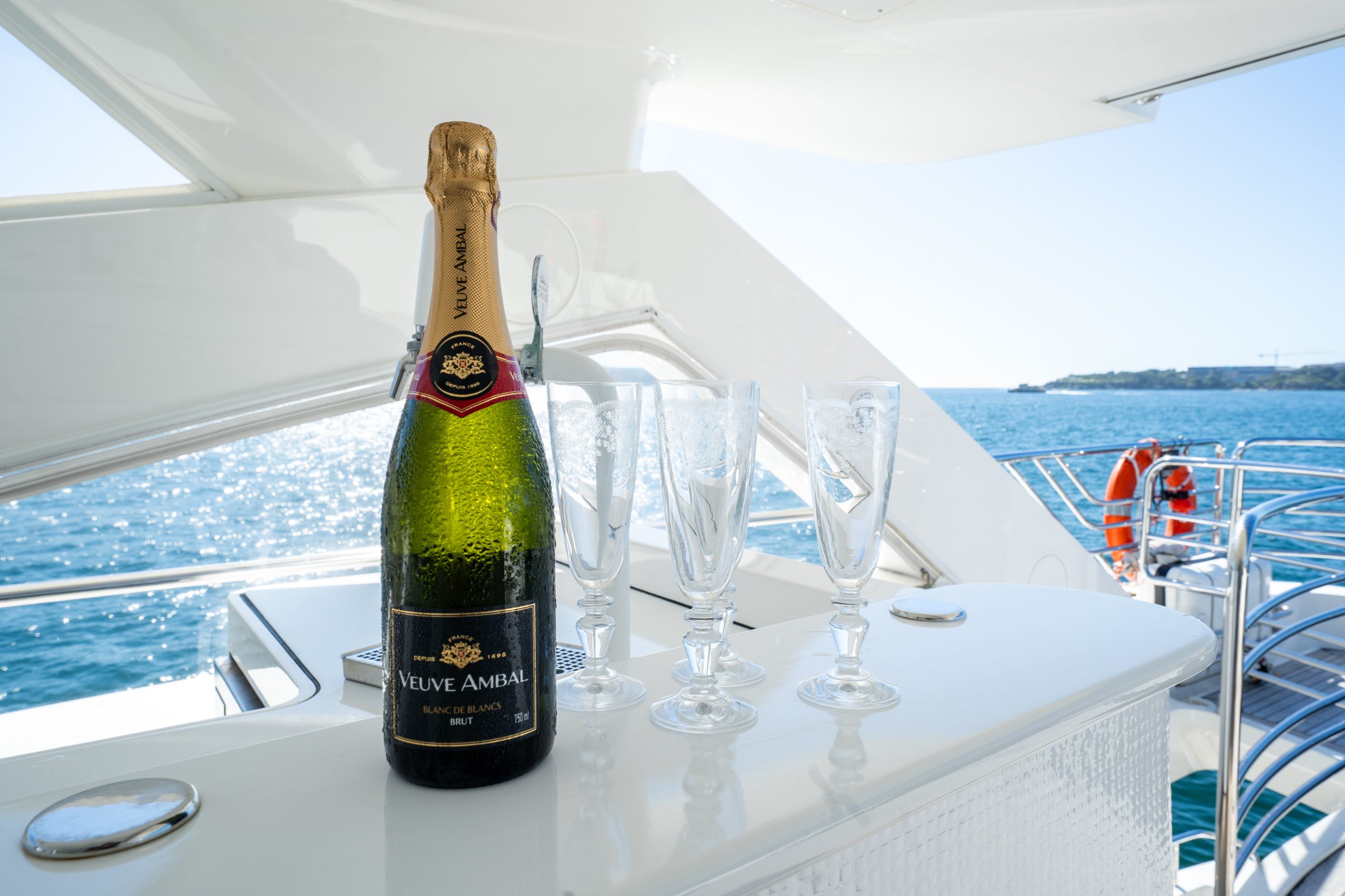 Yacht exterior image