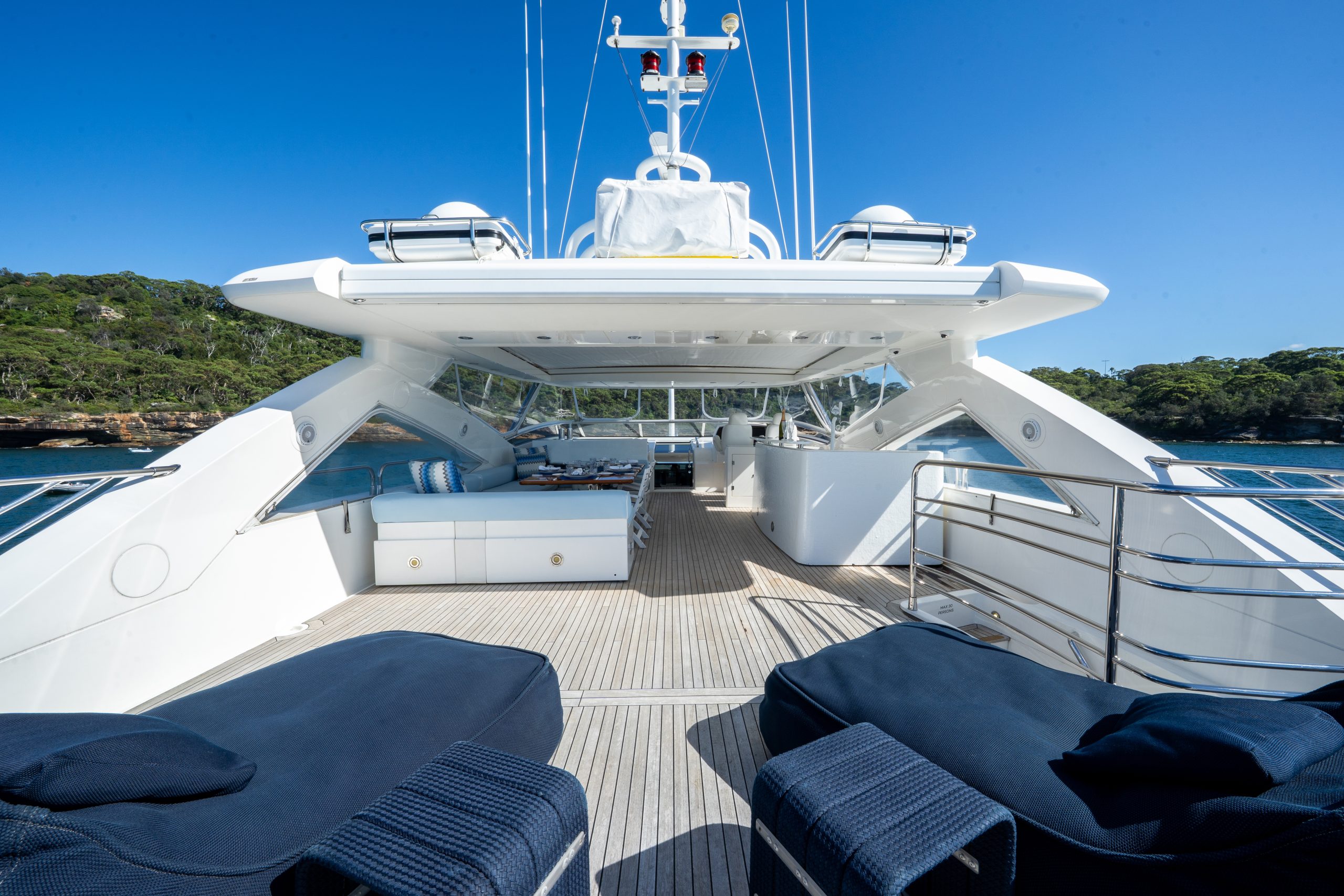Yacht exterior image