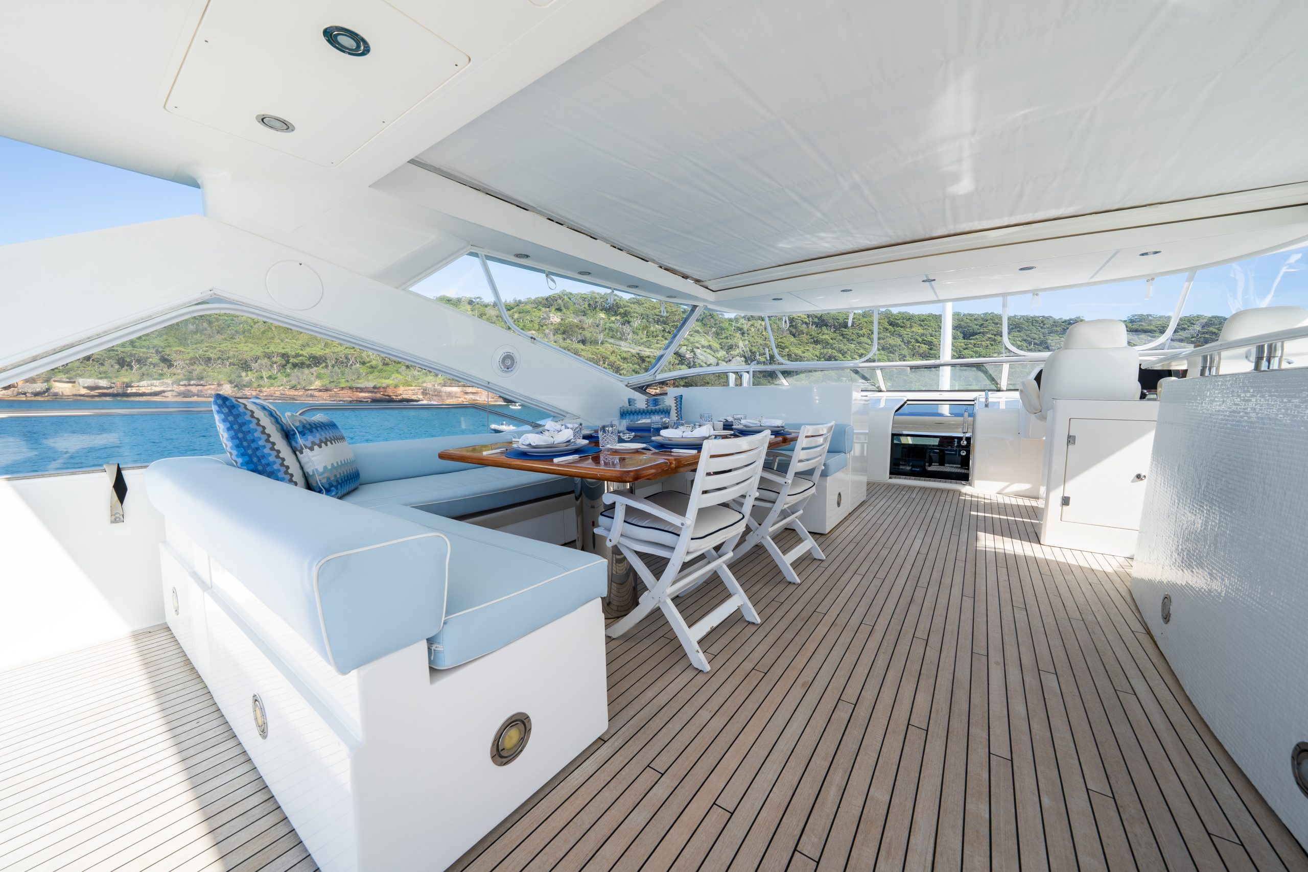 Yacht exterior image