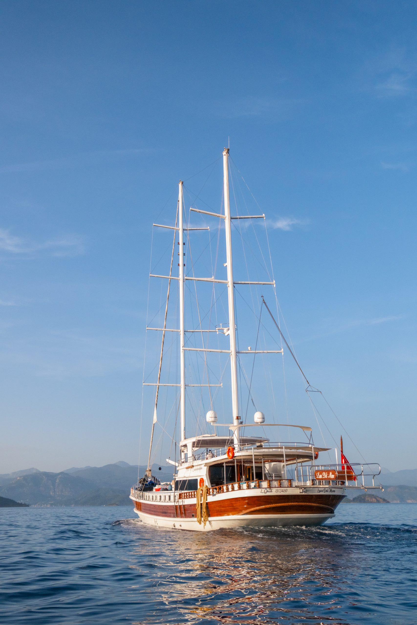 Yacht exterior image