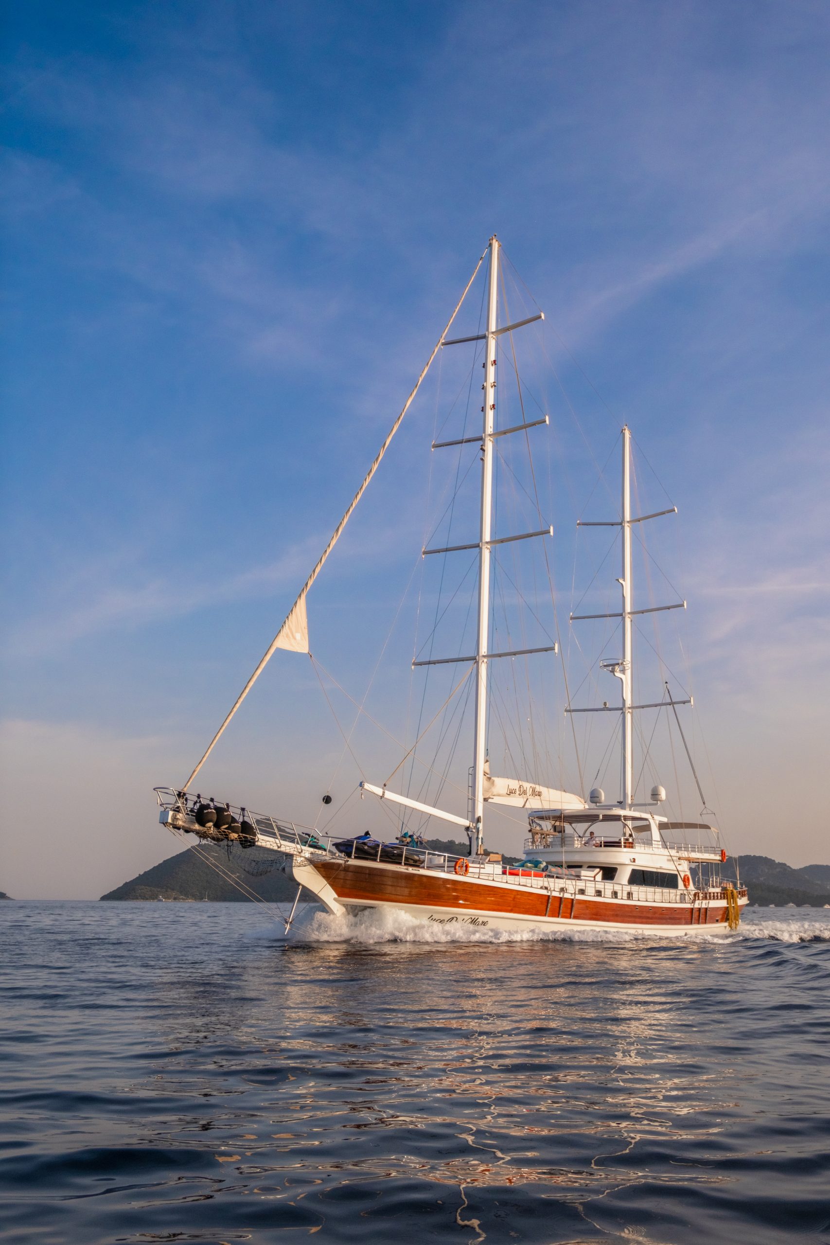 Yacht exterior image