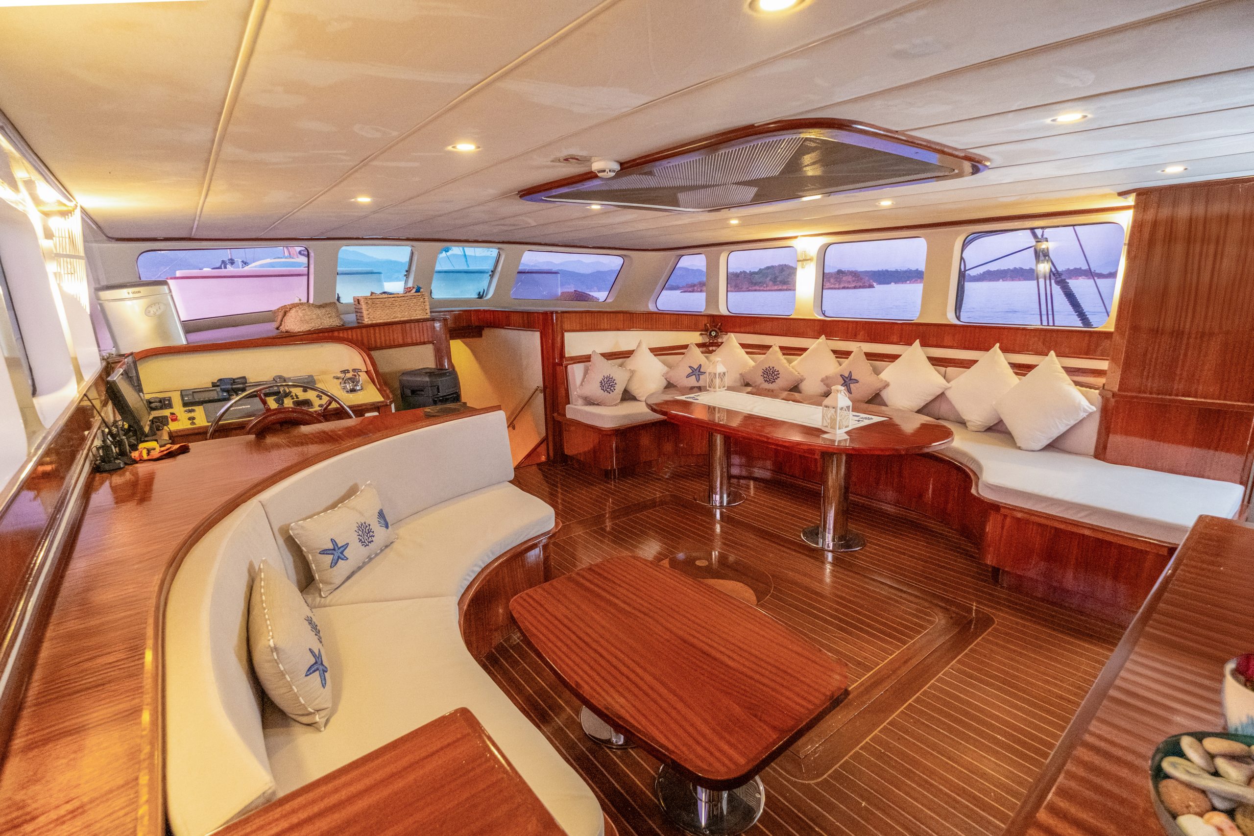 Yacht interior image