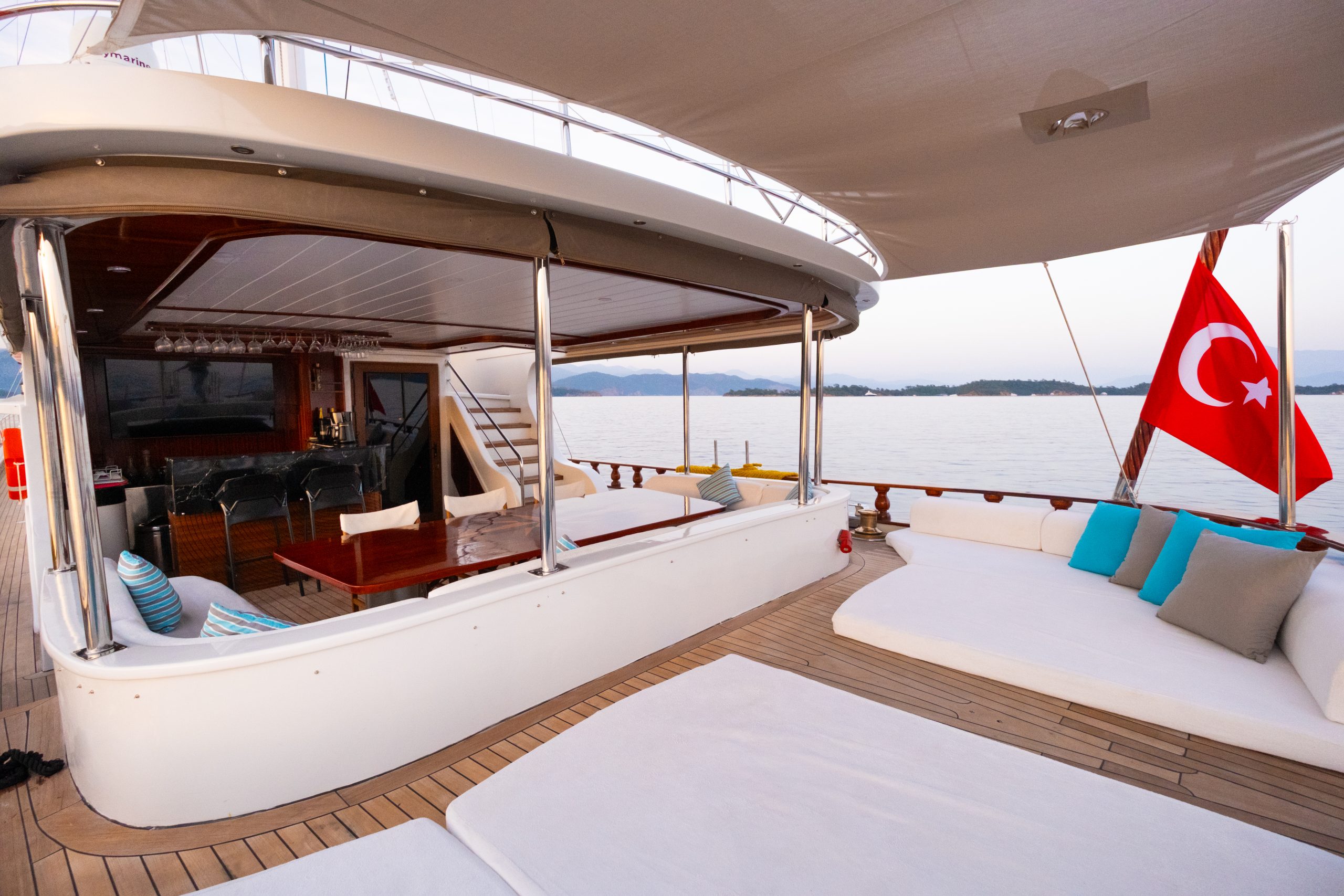 Yacht exterior image
