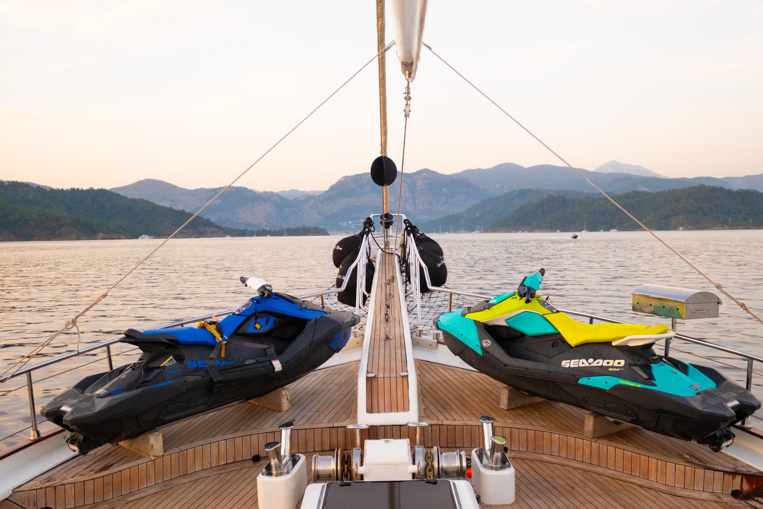 Yacht exterior image