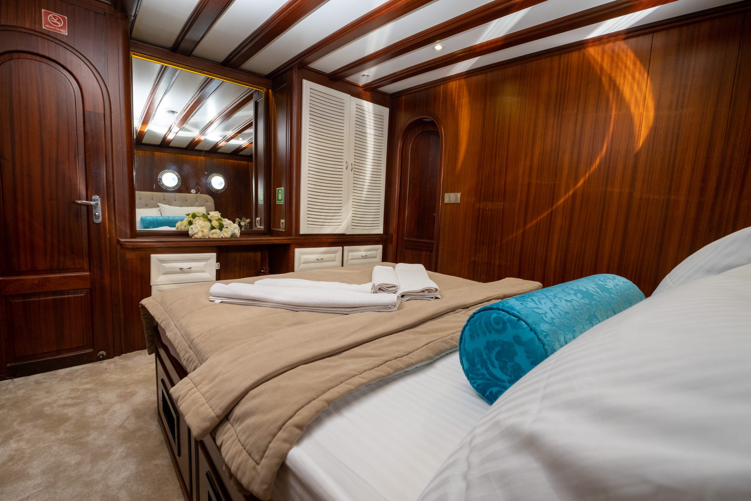 Yacht interior image