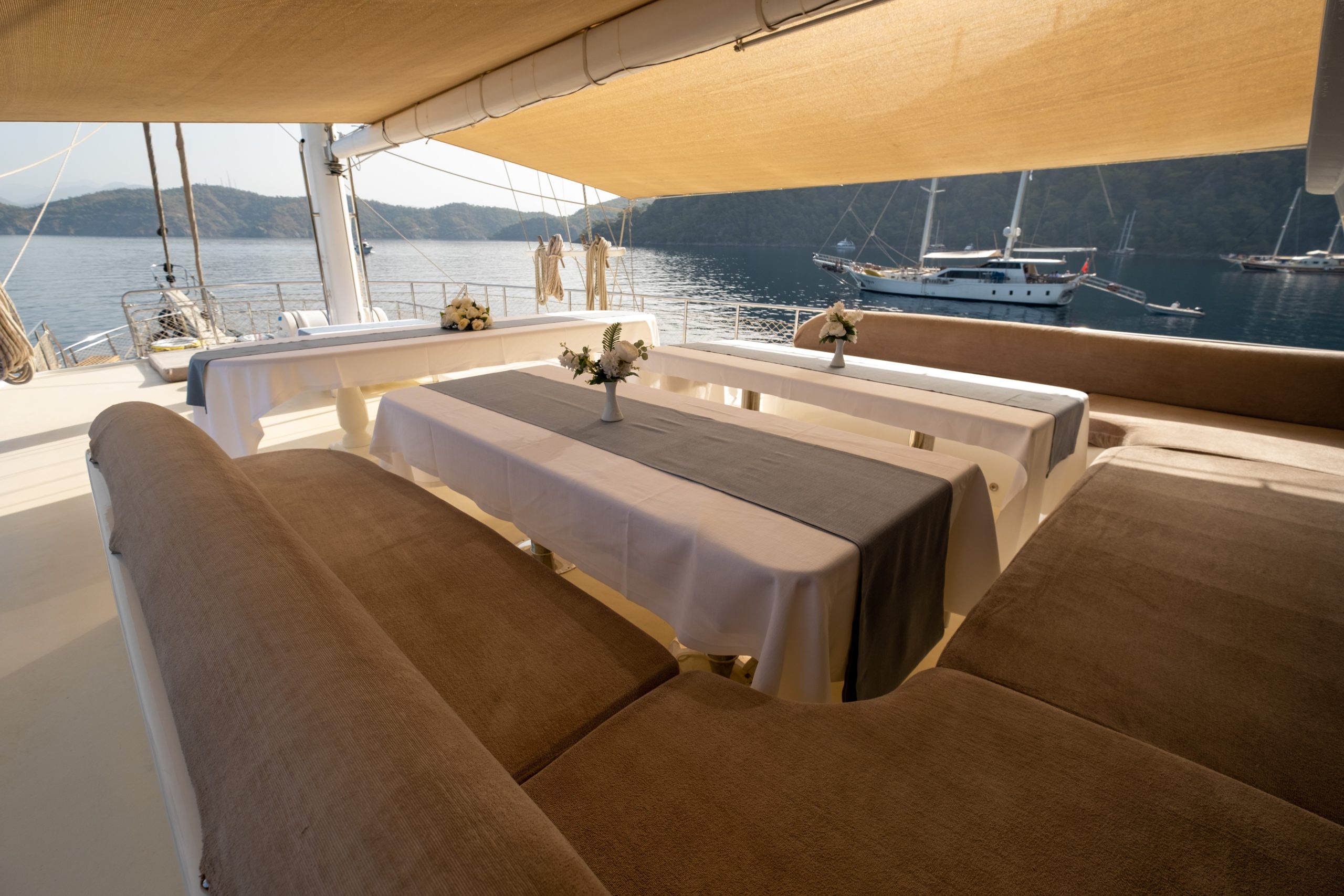 Yacht exterior image