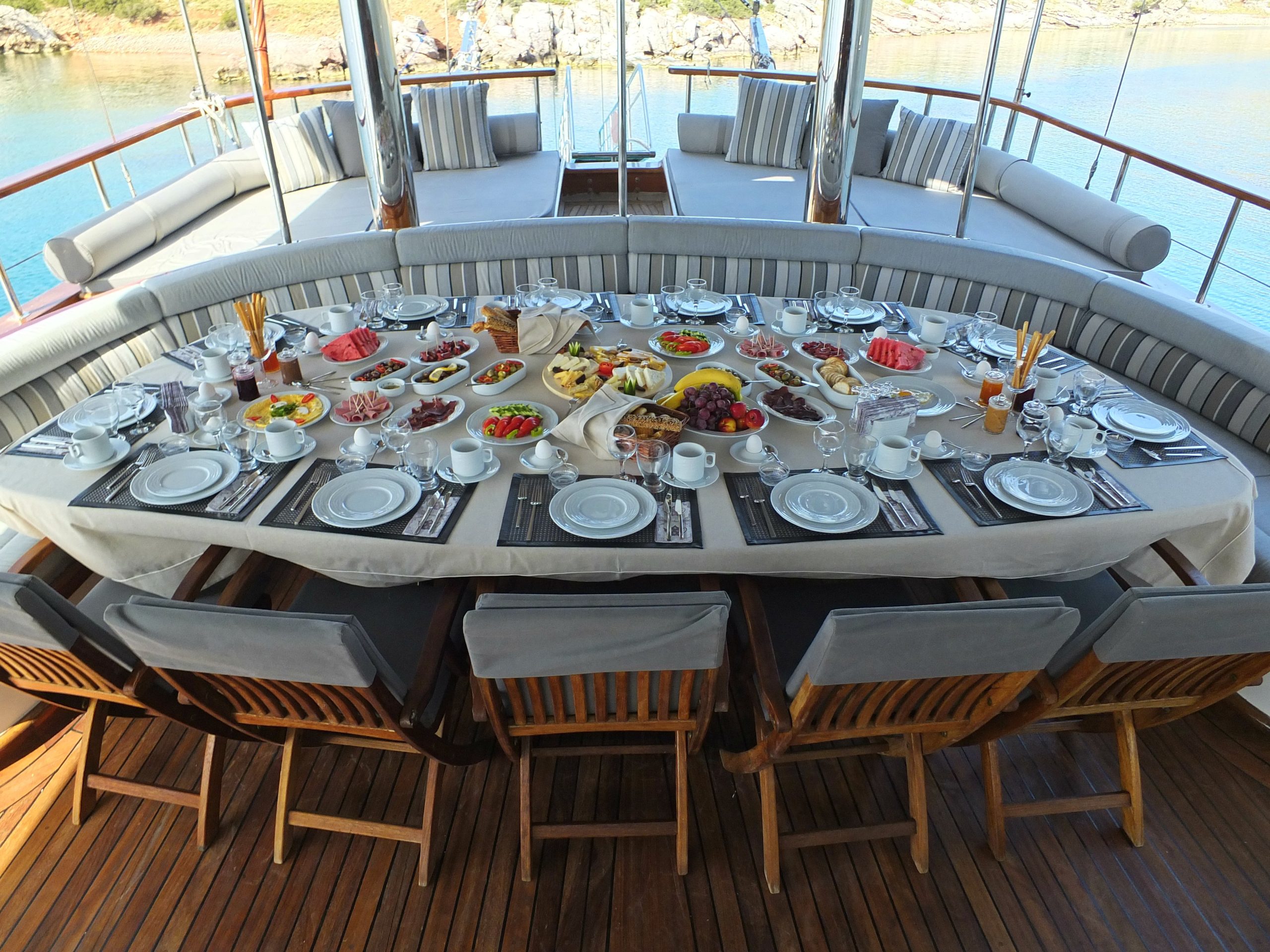 Yacht exterior image