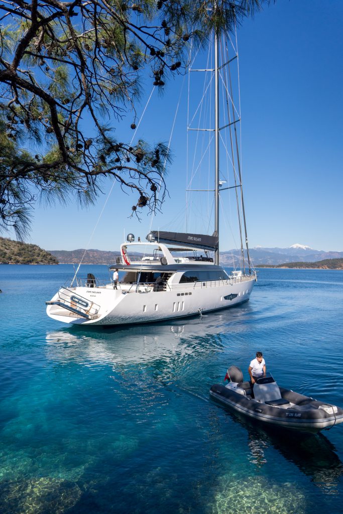 Yacht exterior image