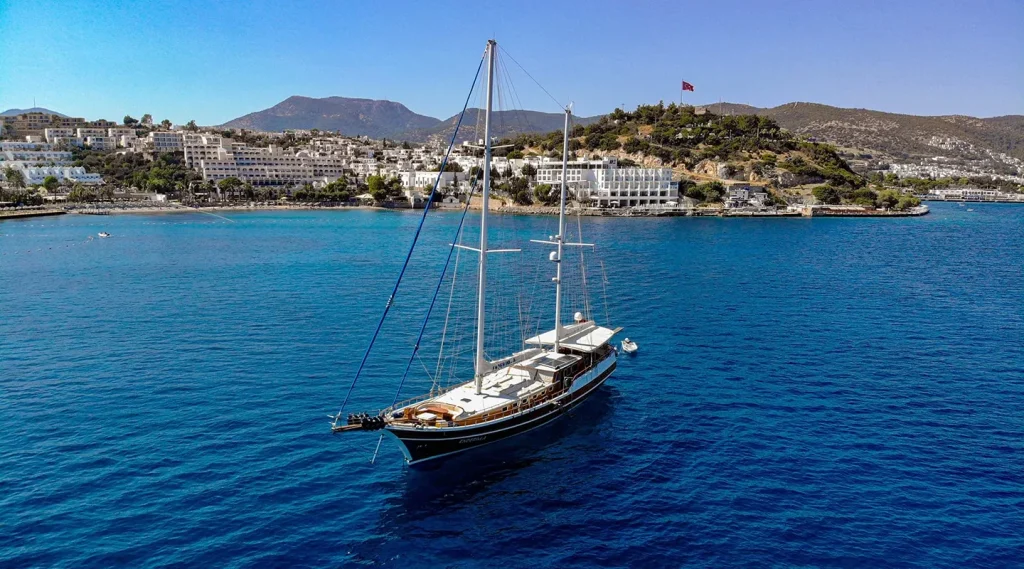 Yacht exterior image