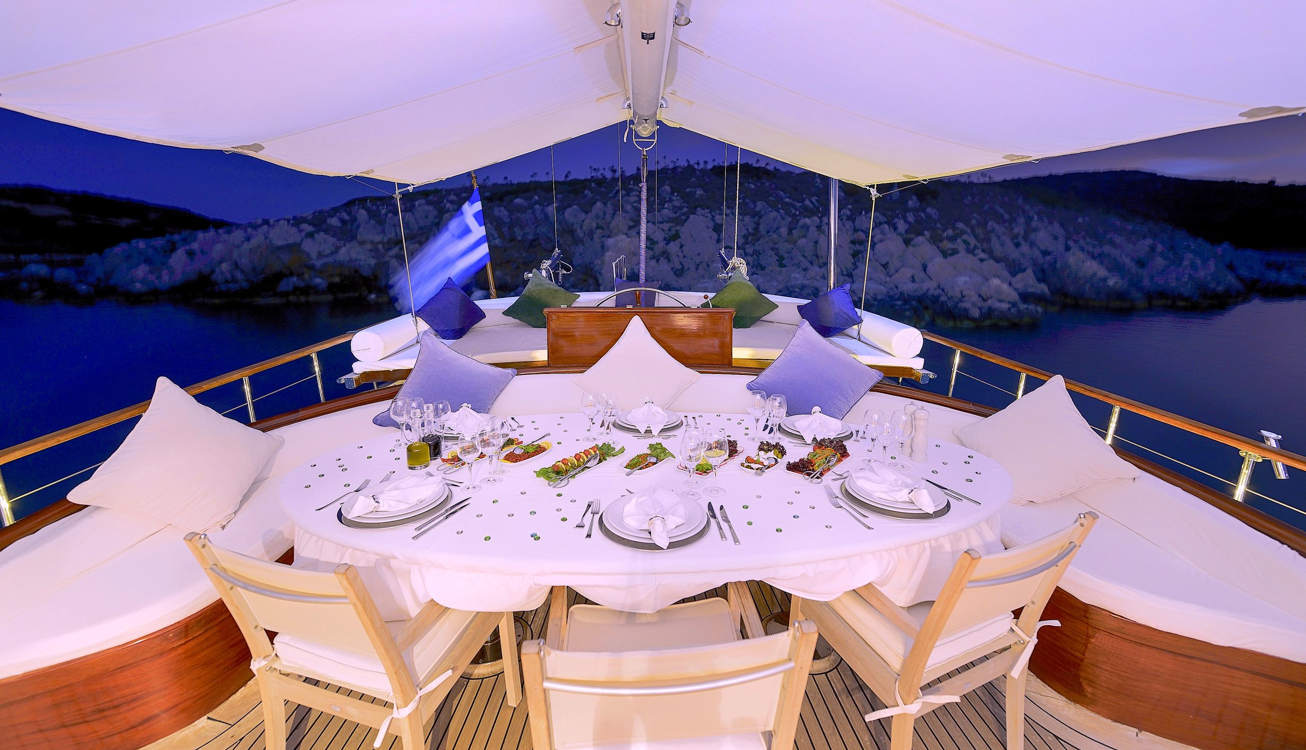 Yacht exterior image