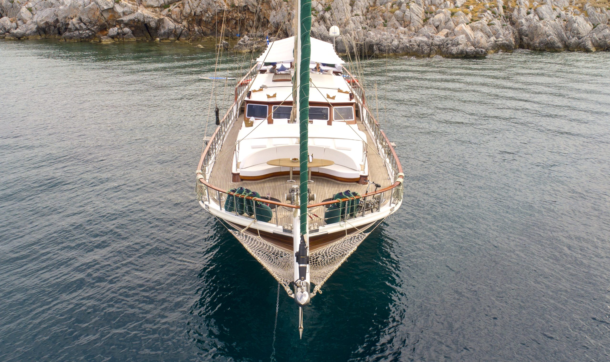 Yacht exterior image