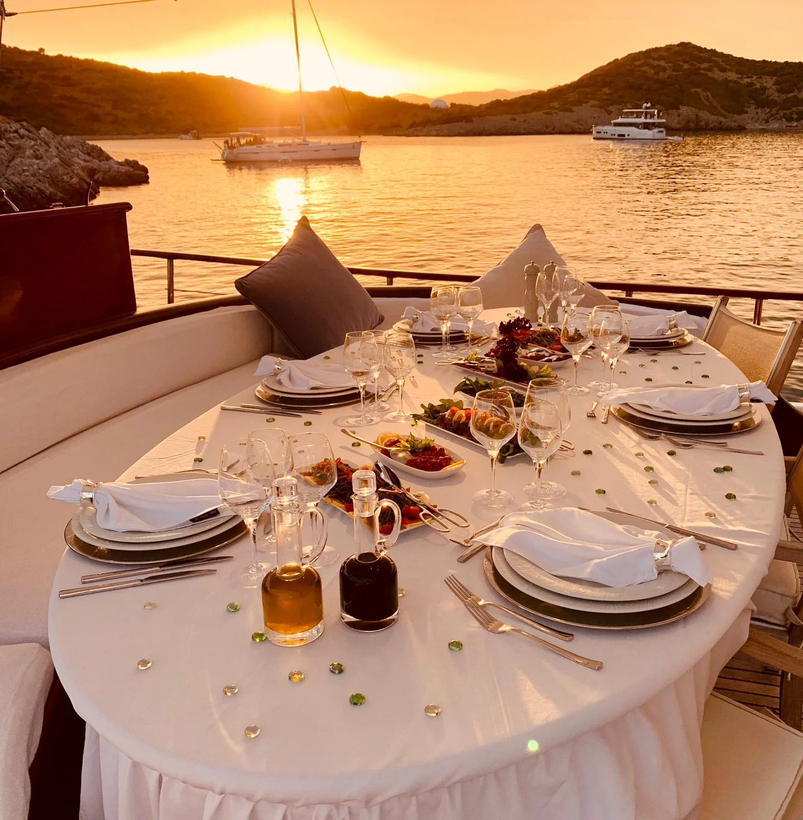 Yacht exterior image