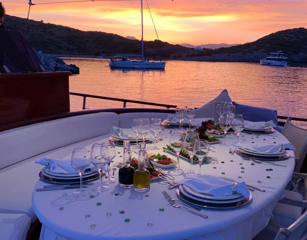 Yacht exterior image