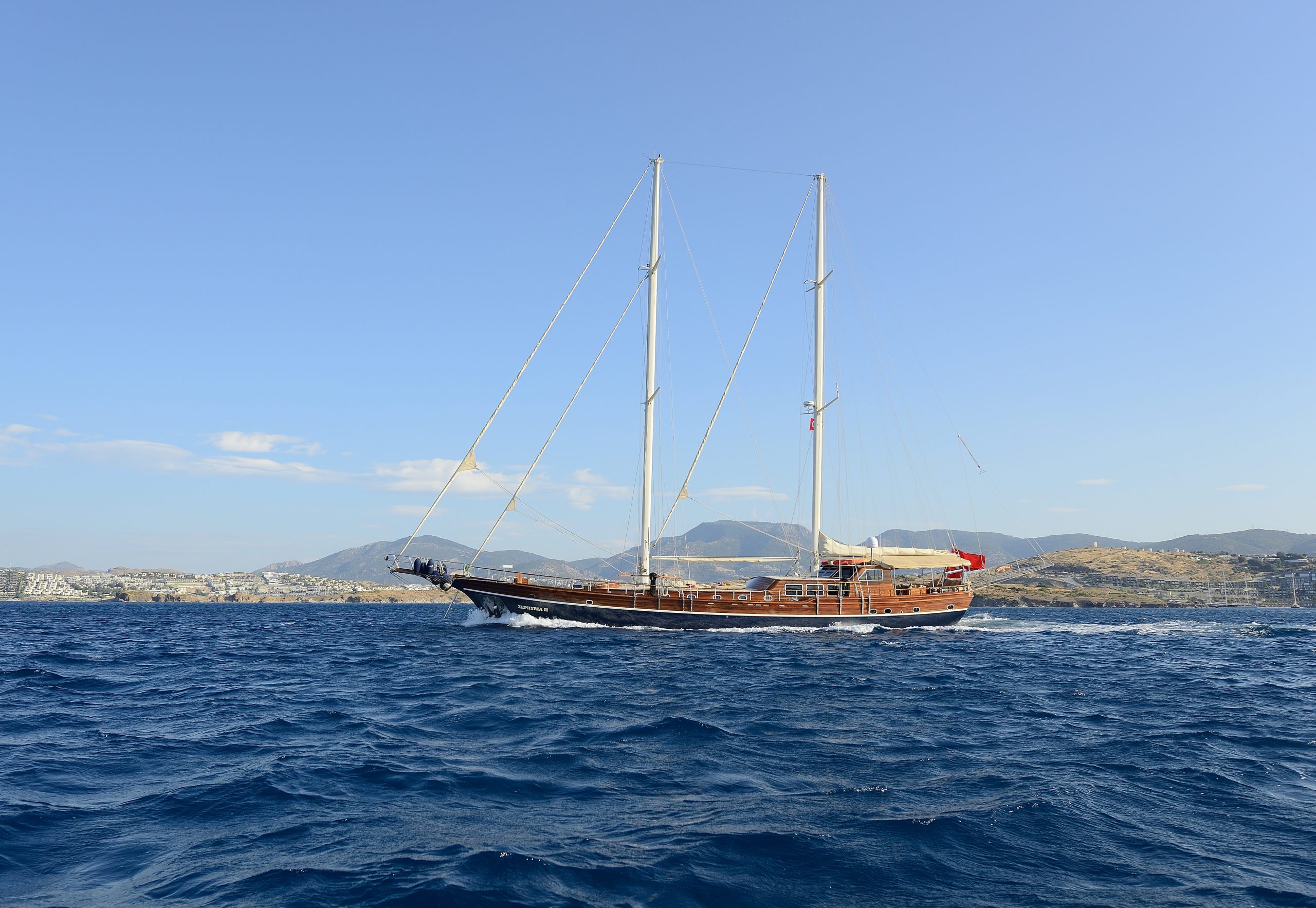 Yacht exterior image