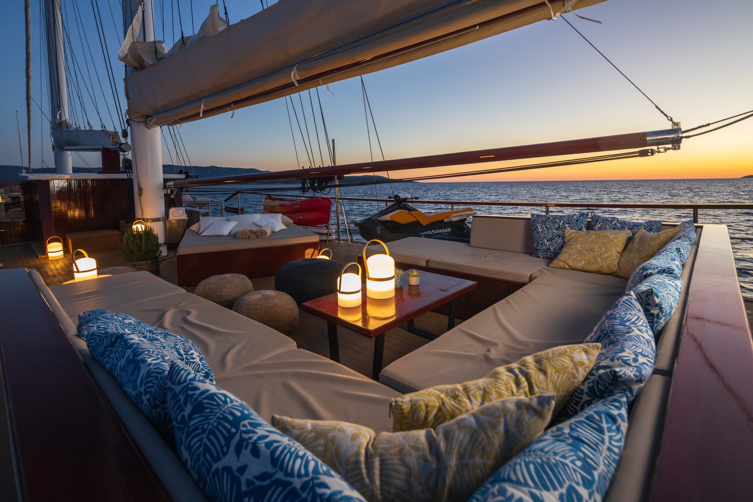 ROMANCA Sundeck