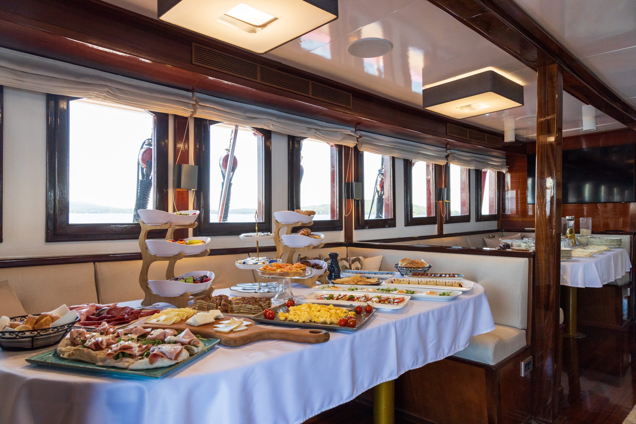 ROMANCA Food service