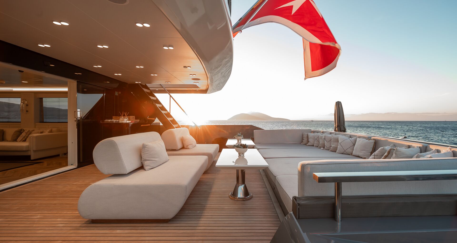Yacht exterior image