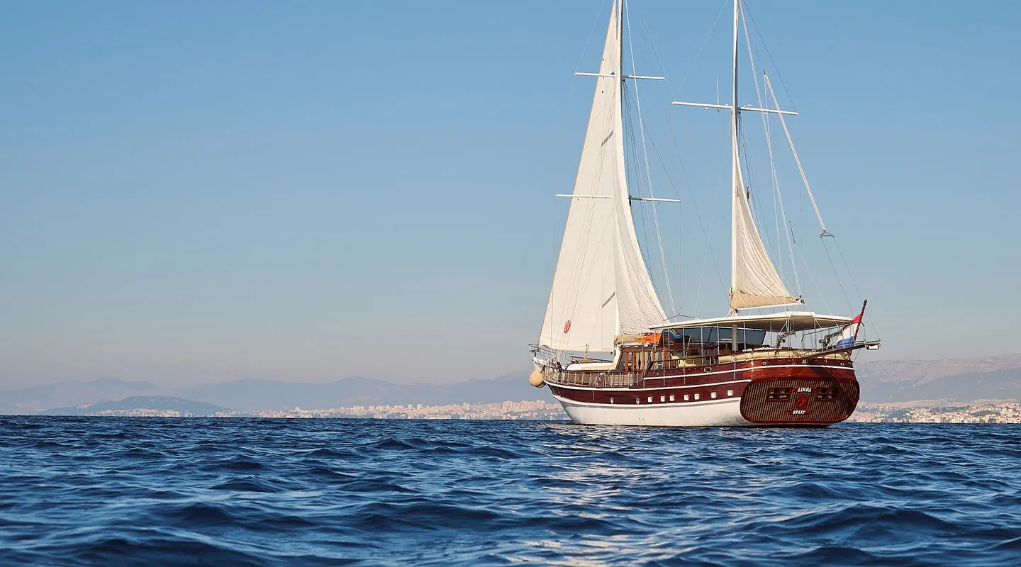 Yacht exterior image