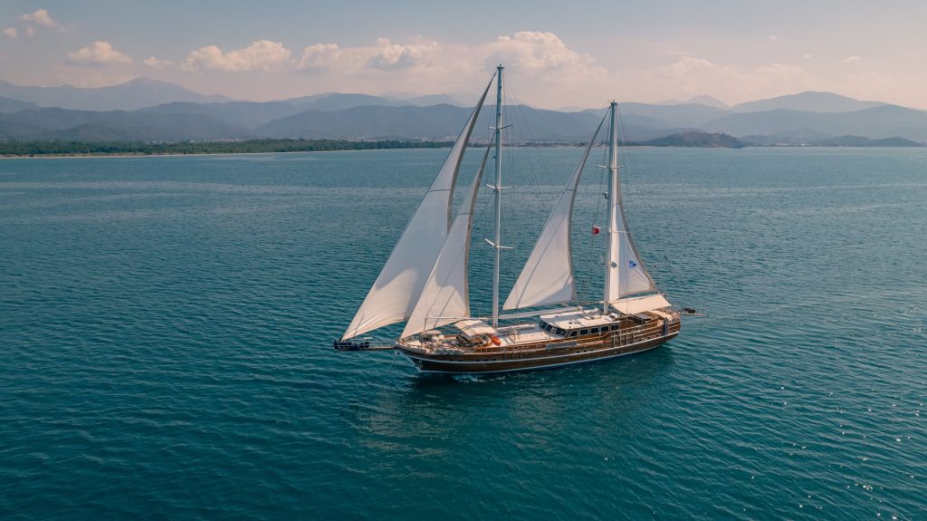 Yacht exterior image